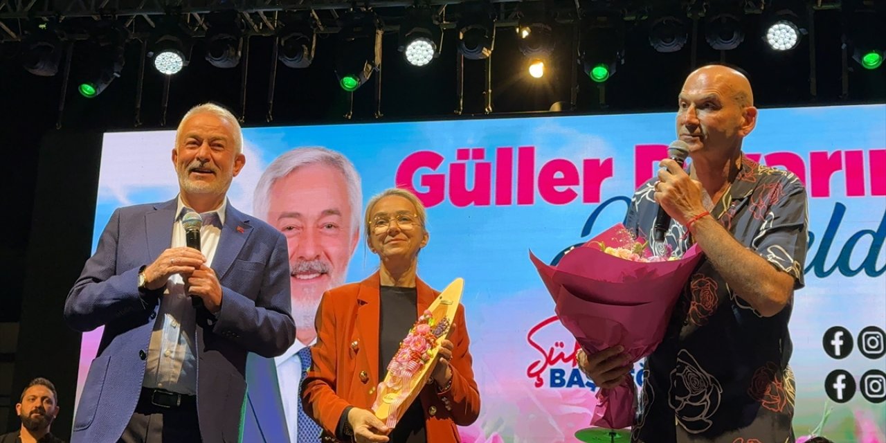 Isparta'da şarkıcı Altay, "2024 Uluslararası Gül Festivali" kapsamında konser verdi