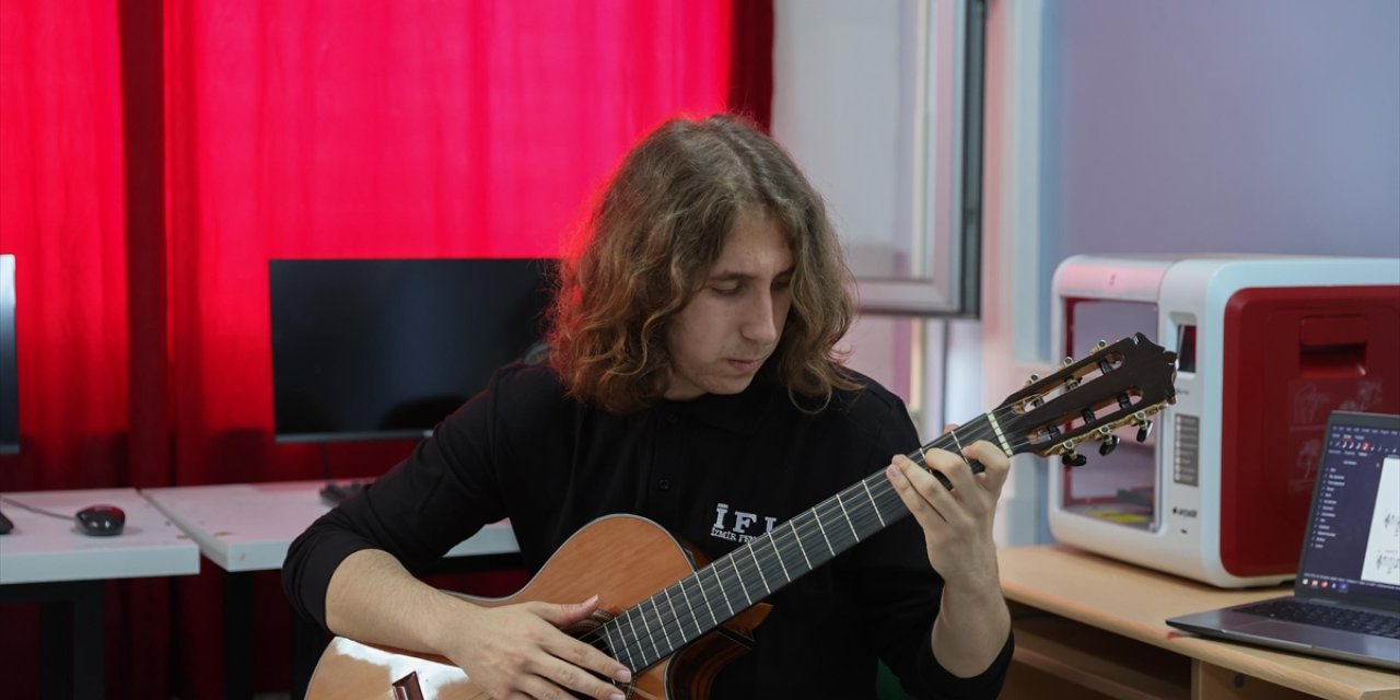 Sanatını yapay zeka teknolojisiyle buluşturan liseli gitariste uluslararası bilim ödülü