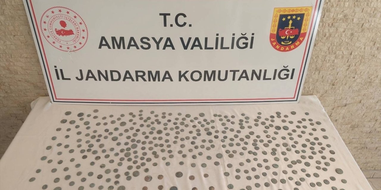 Amasya'da Pontus Krallığı dönemine ait 582 sikke ele geçirildi