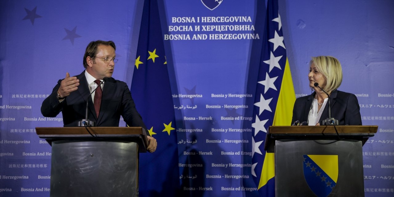 AB Komisyonu Üyesi Varhelyi, Bosna Hersek'in AB üyeliği için reformları hızlandırması gerektiğini söyledi
