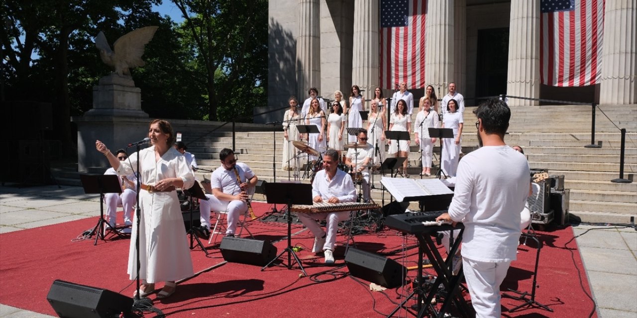 New York Atatürk Korosu Harlem'de konser verdi