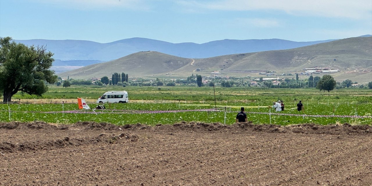 Kayseri'de SF-260D tipi eğitim uçağı kaza kırıma uğradı