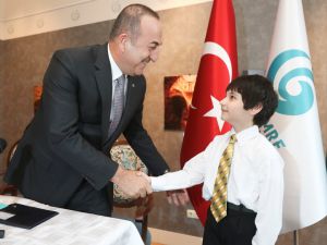 Dışişleri Bakanı Çavuşoğlu Macaristan'da Türk vatandaşlarıyla buluştu