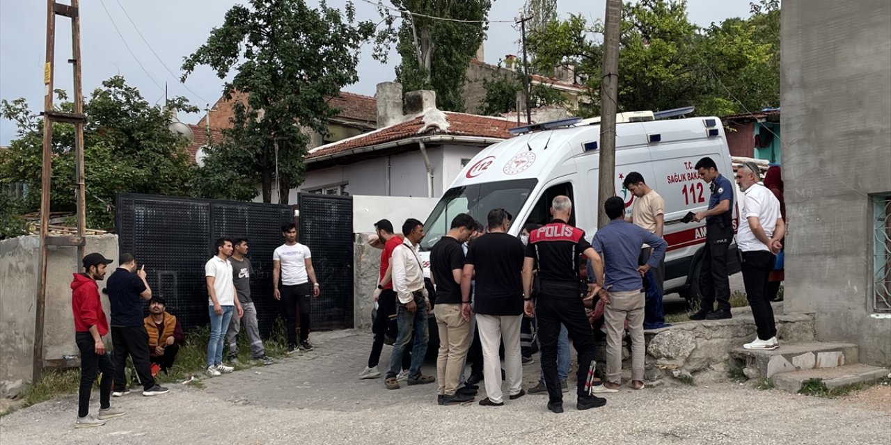 Eskişehir'de çıkan bıçaklı kavgada 3 kişi yaralandı