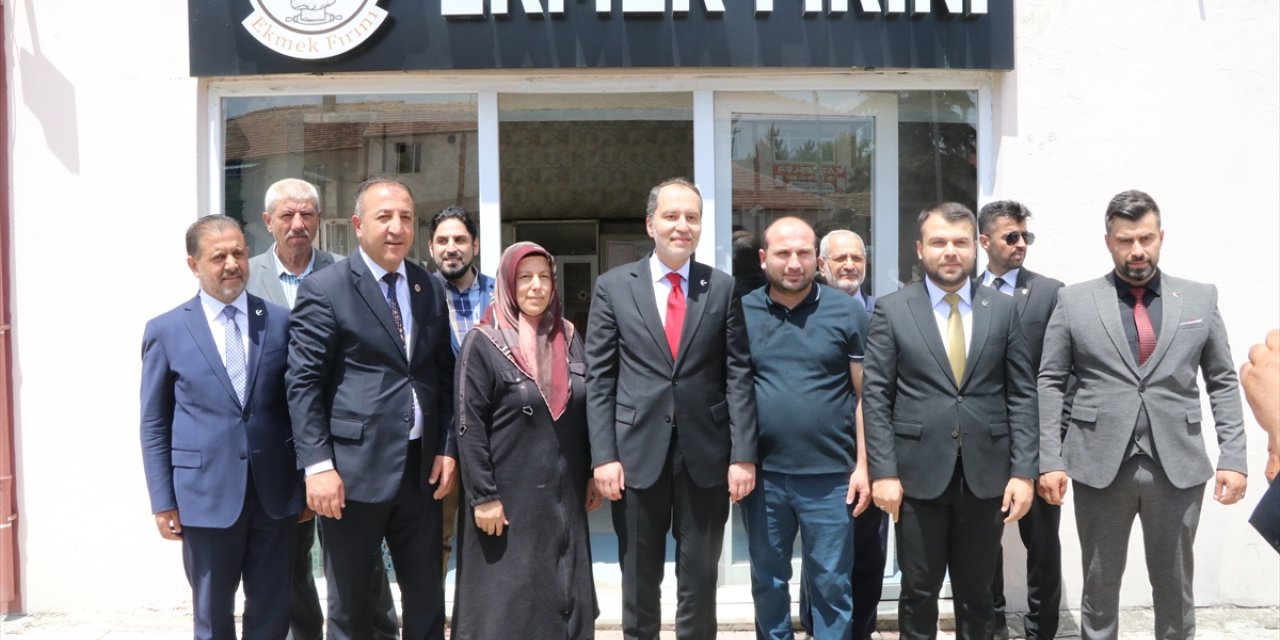 Yeniden Refah Partisi Genel Başkanı Erbakan, Çankırı'da Yaylakent beldesini ziyaret etti