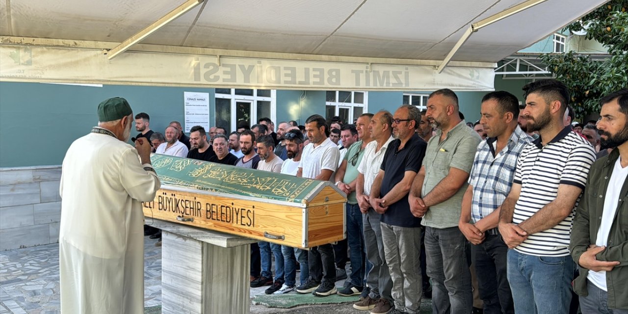 GÜNCELLEME - Kocaeli'de tersanedeki gemide çıkan yangında yaralanan personel öldü