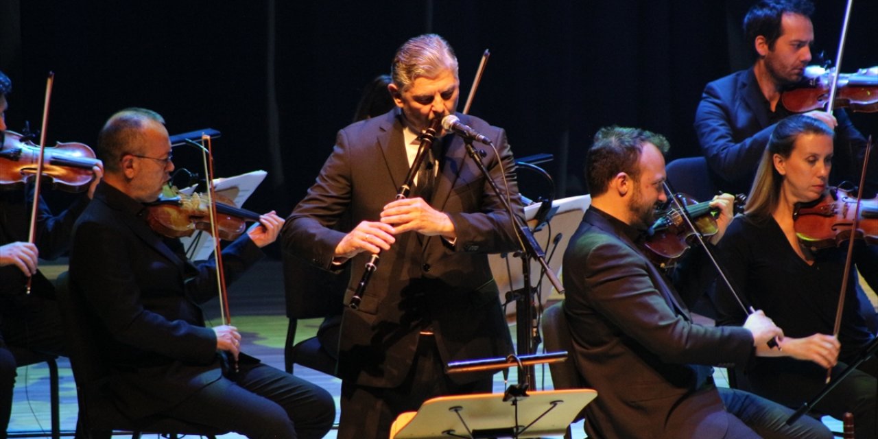 "UNESCO Barış Sanatçısı" Theodosii Spassov, Batuhan Aydın ile İstanbul'da konser verdi