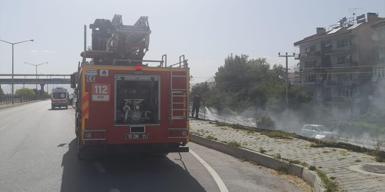 Burdur'da yangına müdahale etmeye çalışırken kalp krizi geçiren kişi öldü