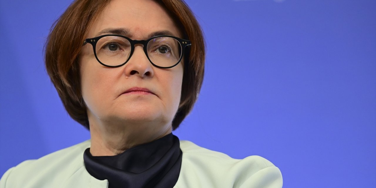 Rusya Merkez Bankası Başkanı Nabiullina: "Yaptırımlara rağmen küresel ekonomiye entegre olmalıyız"