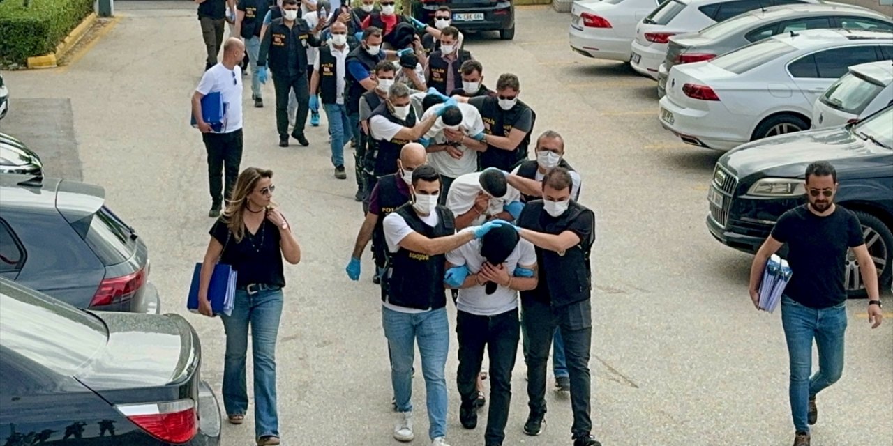 Eskişehir merkezli fuhuş operasyonunda 11 zanlı yakalandı