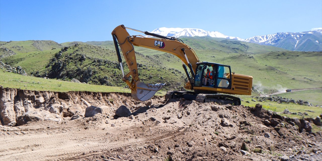 Ağrı Dağı'nda "turizm ve güvenlik yolu" yapılıyor