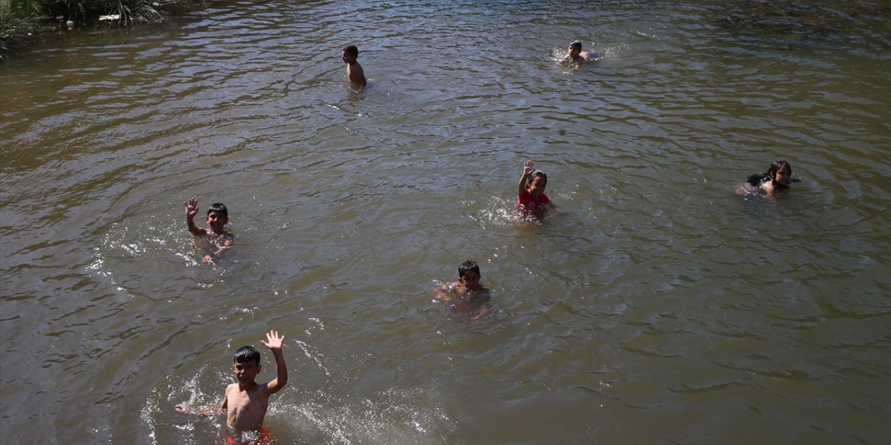 Hatay'da sıcak hava etkili oldu