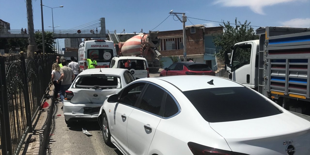 Diyarbakır'da zincirleme trafik kazasında 4 kişi yaralandı