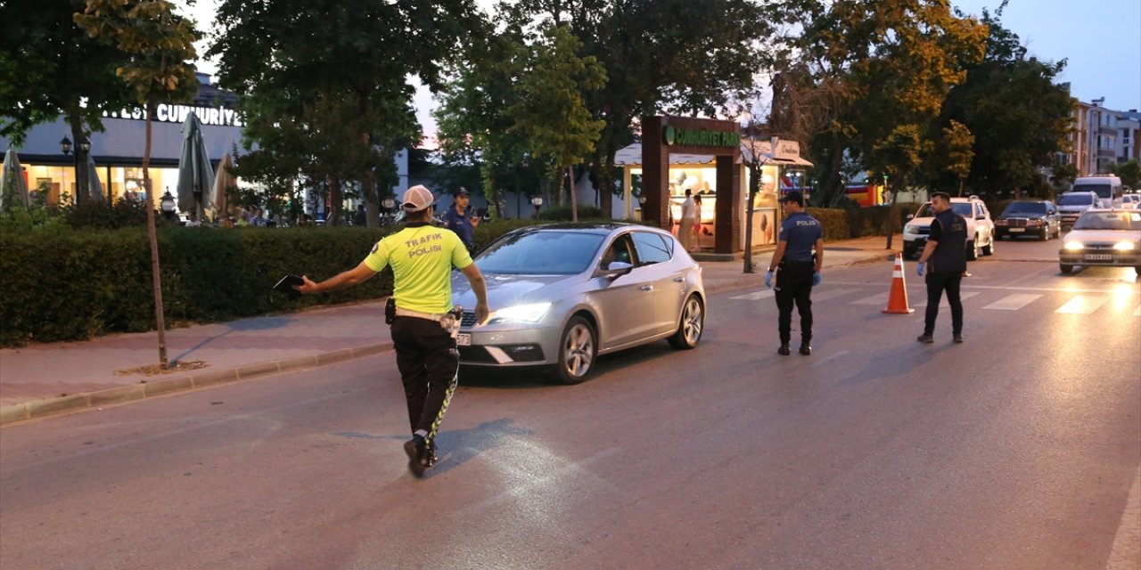 Edirne'de aranan 4 şüpheli asayiş uygulamasında yakalandı