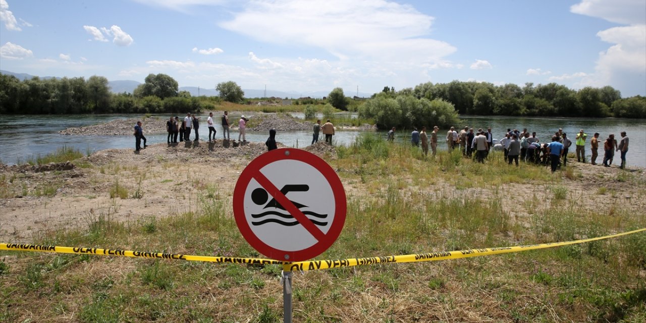 Muş'ta serinlemek için Murat Nehri'ne giren öğrenci kayboldu