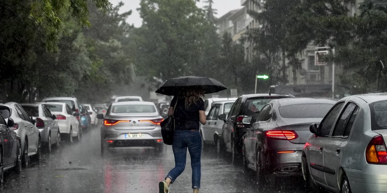 Ankara'da sağanak etkili oluyor