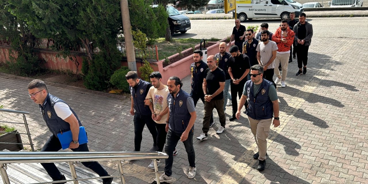 Karabük merkezli 3 ilde düzenlenen dolandırıcılık operasyonunda 6 zanlı tutuklandı