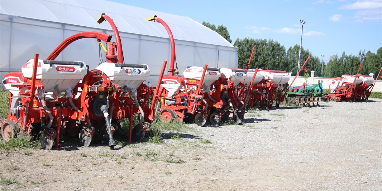 Ağrı'da Tarım Park desteğiyle makine sıkıntısı yaşamayan çiftçiler üretimlerini artırıyor