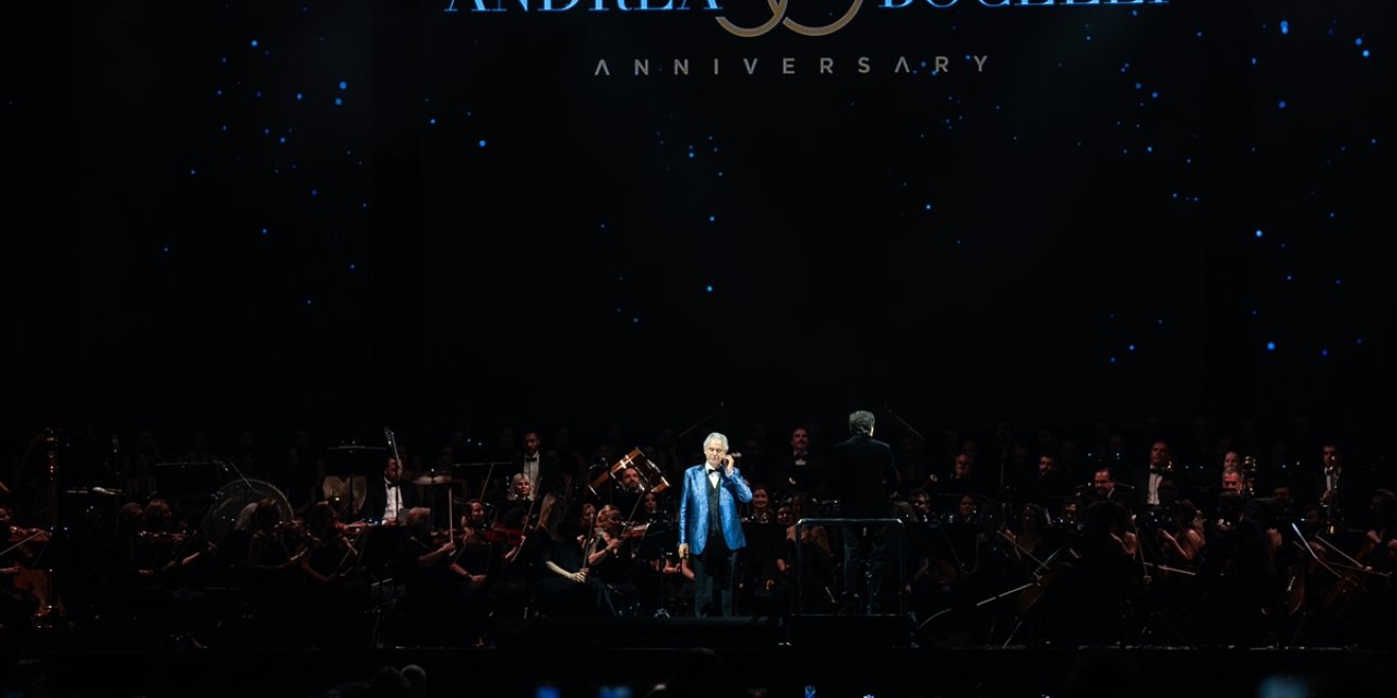 Ünlü İtalyan tenor, söz yazarı ve besteci Andrea Bocelli, İstanbul'da konser verdi