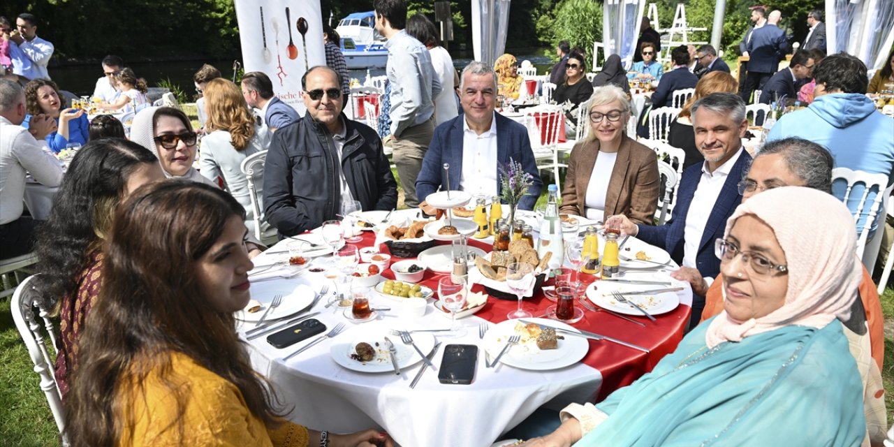 Almanya'da  Türk kahvaltısı tanıtıldı