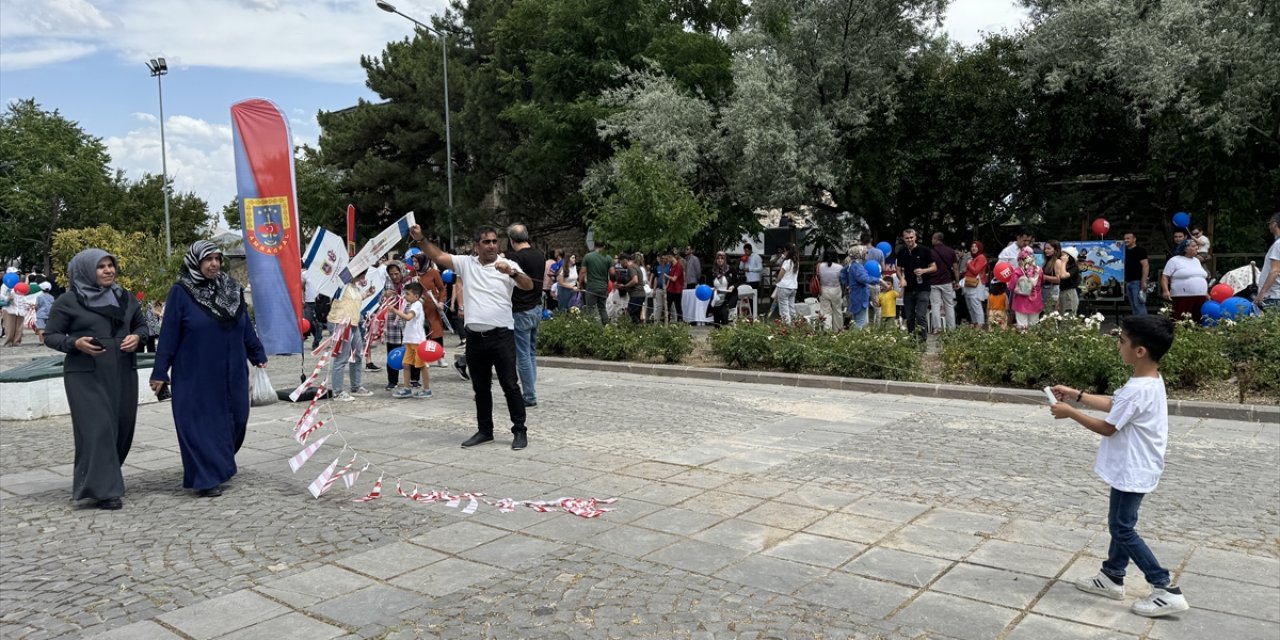 Elazığ'da Jandarma Teşkilatının kuruluş yıl dönümüne özel uçurtma şenliği düzenlendi