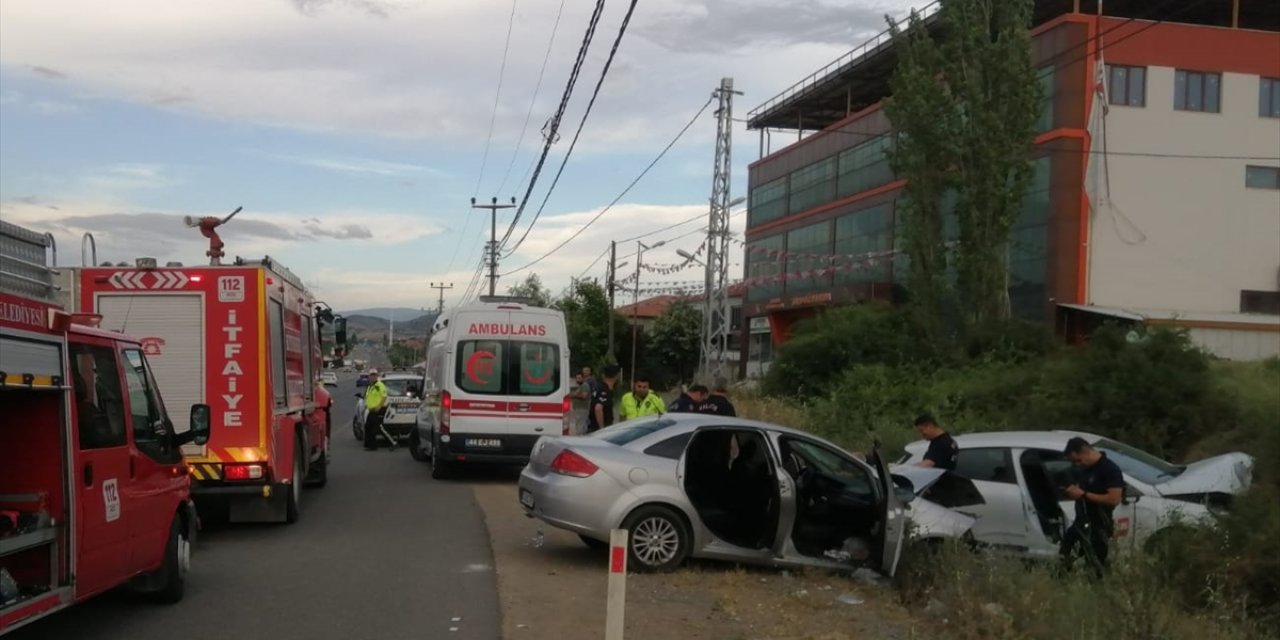 Malatya'da 2 trafik kazasında 8 kişi yaralandı