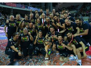 Erkekler voleybolda Fenerbahçe'den 5. şampiyonluk