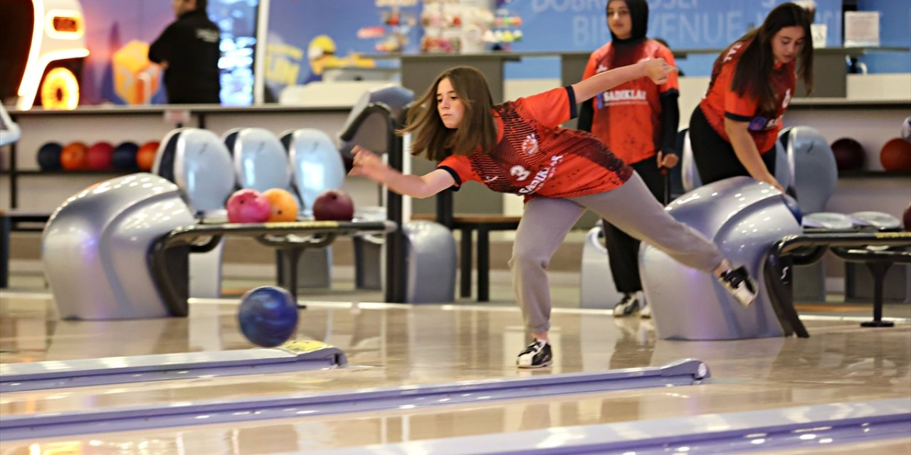 Bowling salonu olmayan ilçeden şampiyonluğa uzandılar