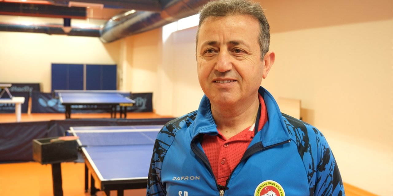 Down sendromlu masa tenisi sporcusu Hale rakiplerine şans tanımıyor