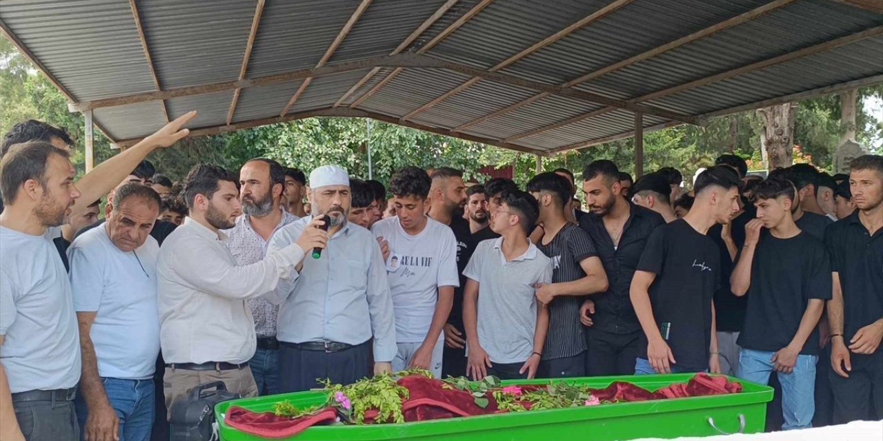 GÜNCELLEME - Hatay'da yola çıkan sahipsiz köpeğe ve ardından otomobile çarpan motosikletli öldü