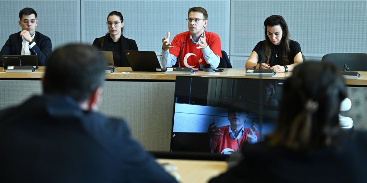 AB Komisyonu Sözcüsü Stano Türk gazetecilerle ikili ilişkileri değerlendirdi: