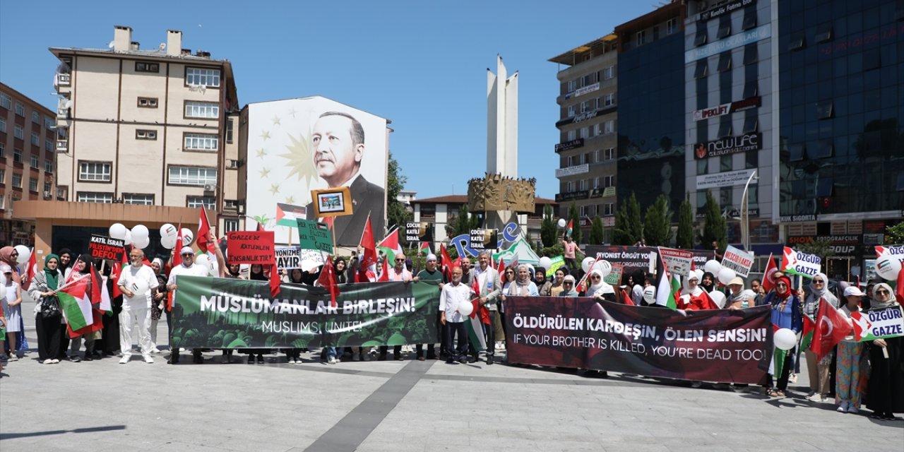Rize'de öğretmen ve öğrenciler "sessiz yürüyüş"le İsrail'i protesto etti