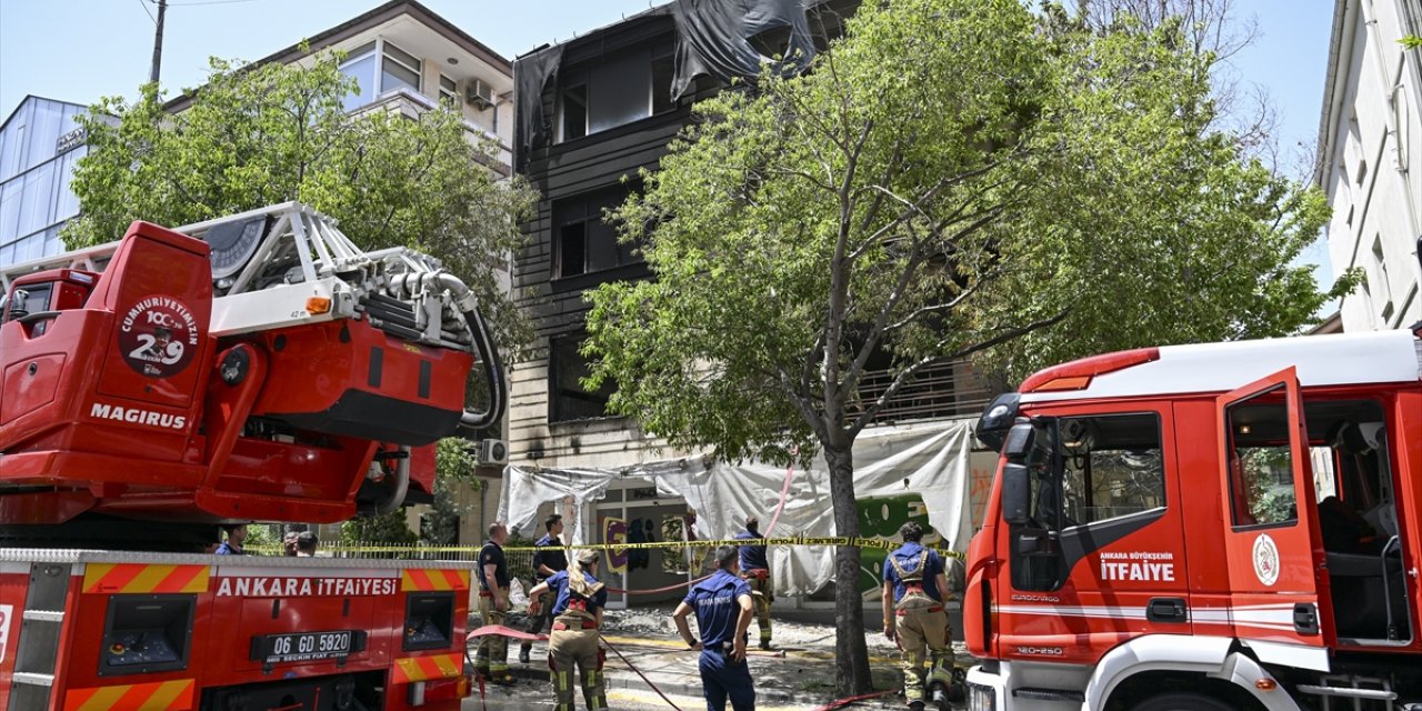 Ankara'da metruk binada çıkan yangın söndürüldü