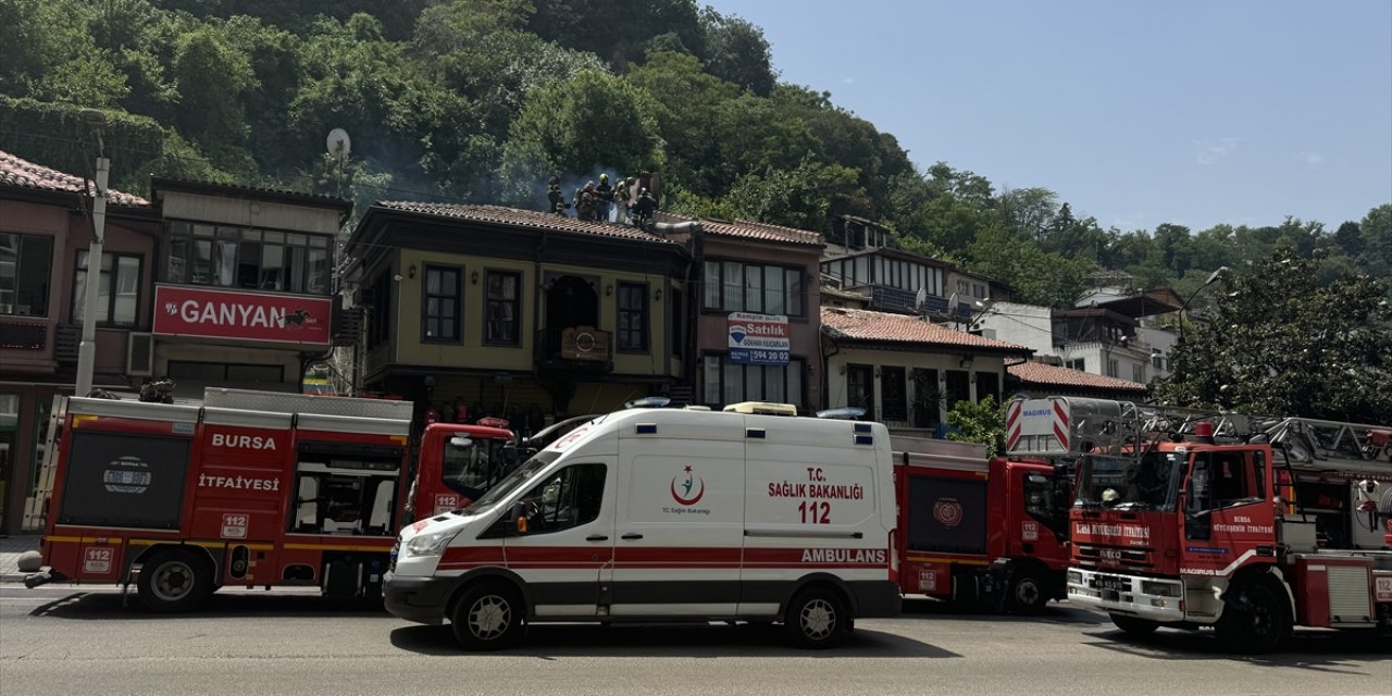 Bursa'da yangın çıkan restoran hasar gördü