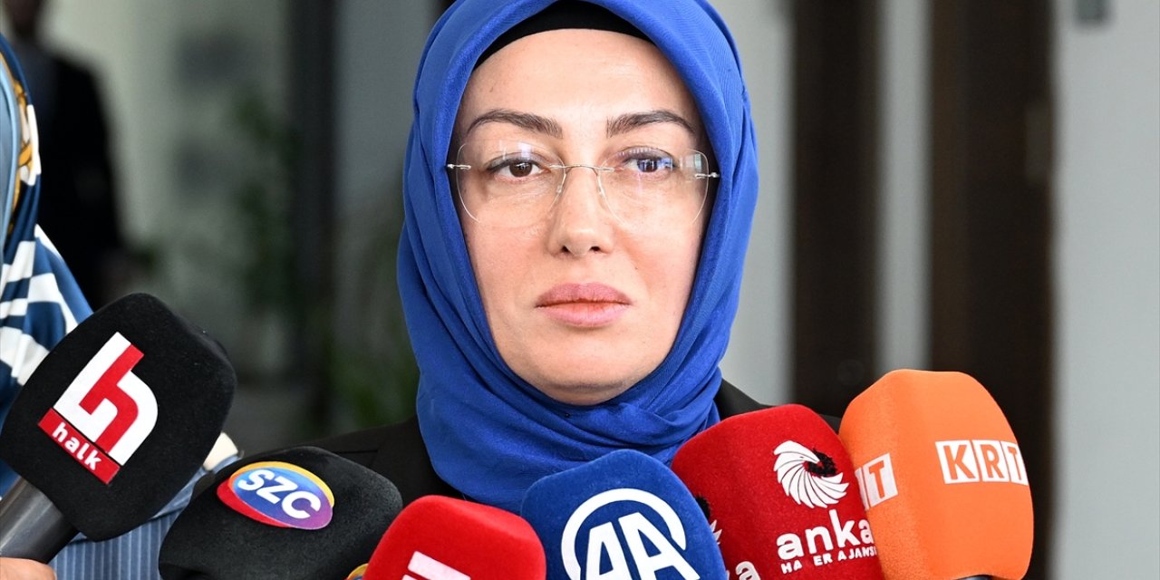 Saadet Partisi Genel Başkanı Karamollaoğlu, Sinan Ateş'in eşi Ayşe Ateş'le görüştü