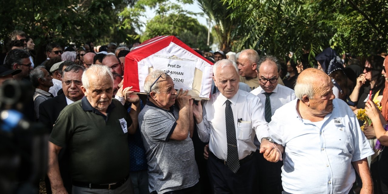 Kadın hastalıklarının duayen hocası Prof. Dr. Ali Ayhan'ın cenazesi defnedildi