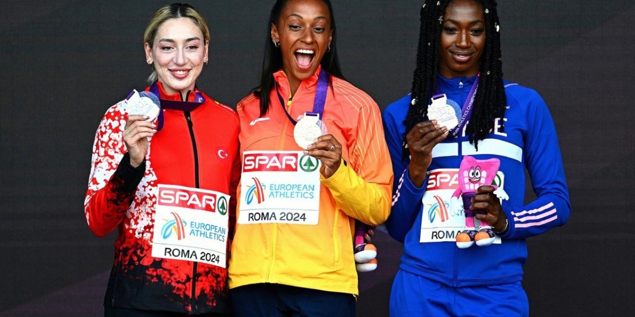 Turkcell'in ana sponsoru olduğu Atletizm Milli Takımı Roma'dan  iki madalya ile dönüyor