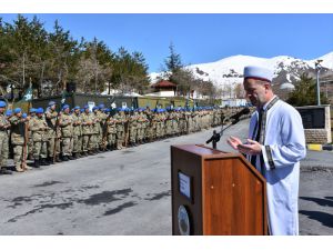 Hakkari'de şehit askerler için tören