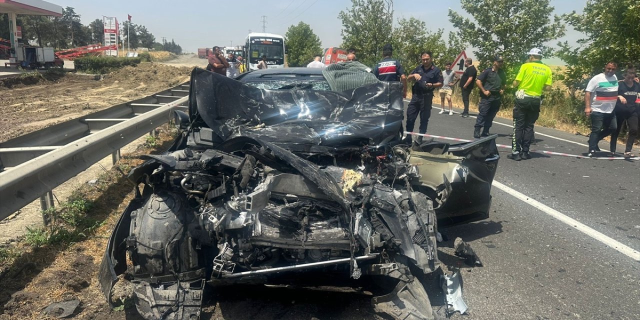 Tekirdağ'da tırla çarpışan otomobilin sürücüsü hayatını kaybetti