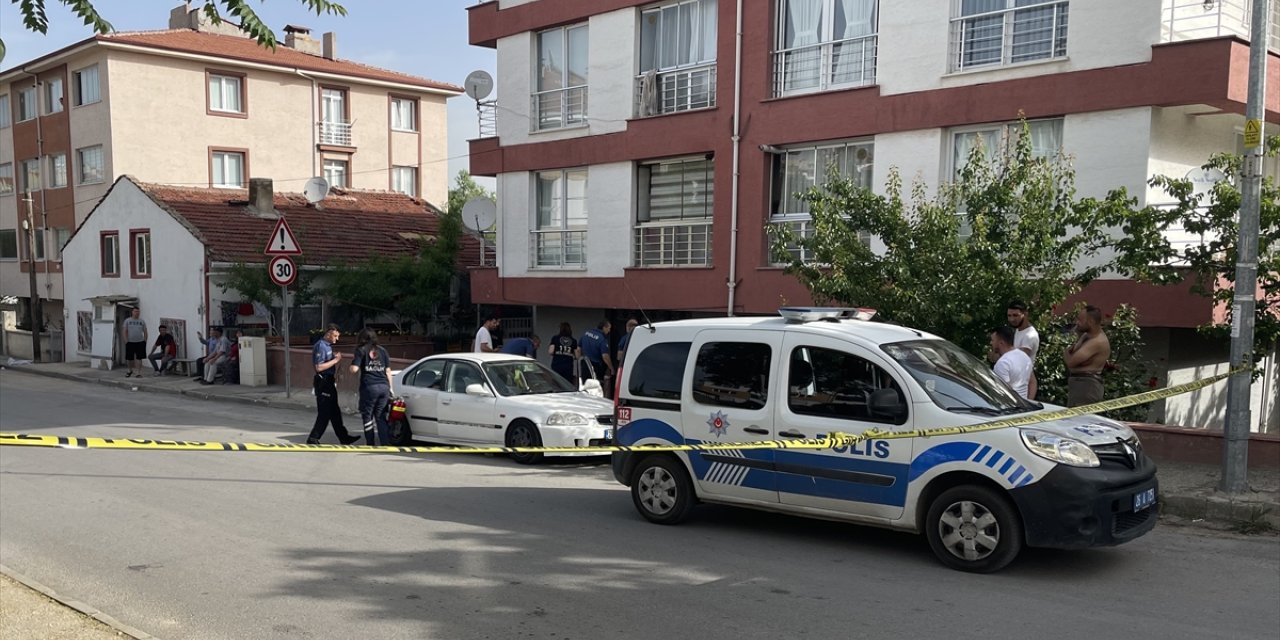 GÜNCELLEME - Eskişehir'de kızı ve torununu silahla öldüren kişi adliyeye sevk edildi