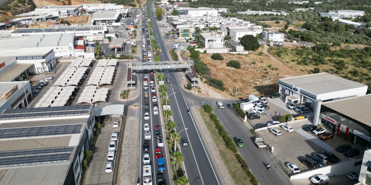 Bayram tatili öncesinde Bodrum'da yoğunluk yaşanıyor