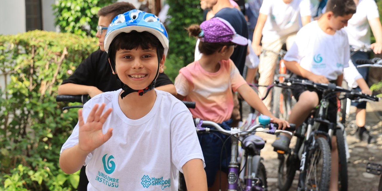 Arnavutluk’ta "Bisikletini al gel-Barışa pedal çevir" etkinliği düzenlendi