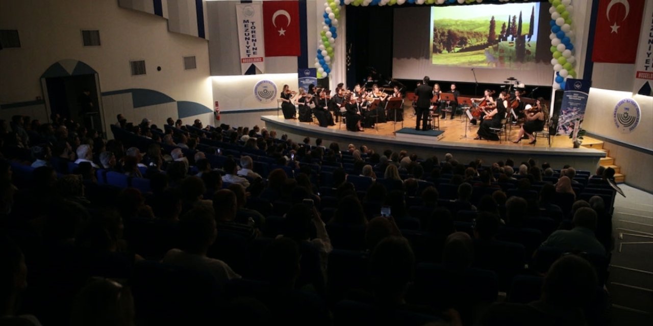 Bolu Müzik Öğretmenleri Orkestrası, BAİBÜ'de sahne aldı