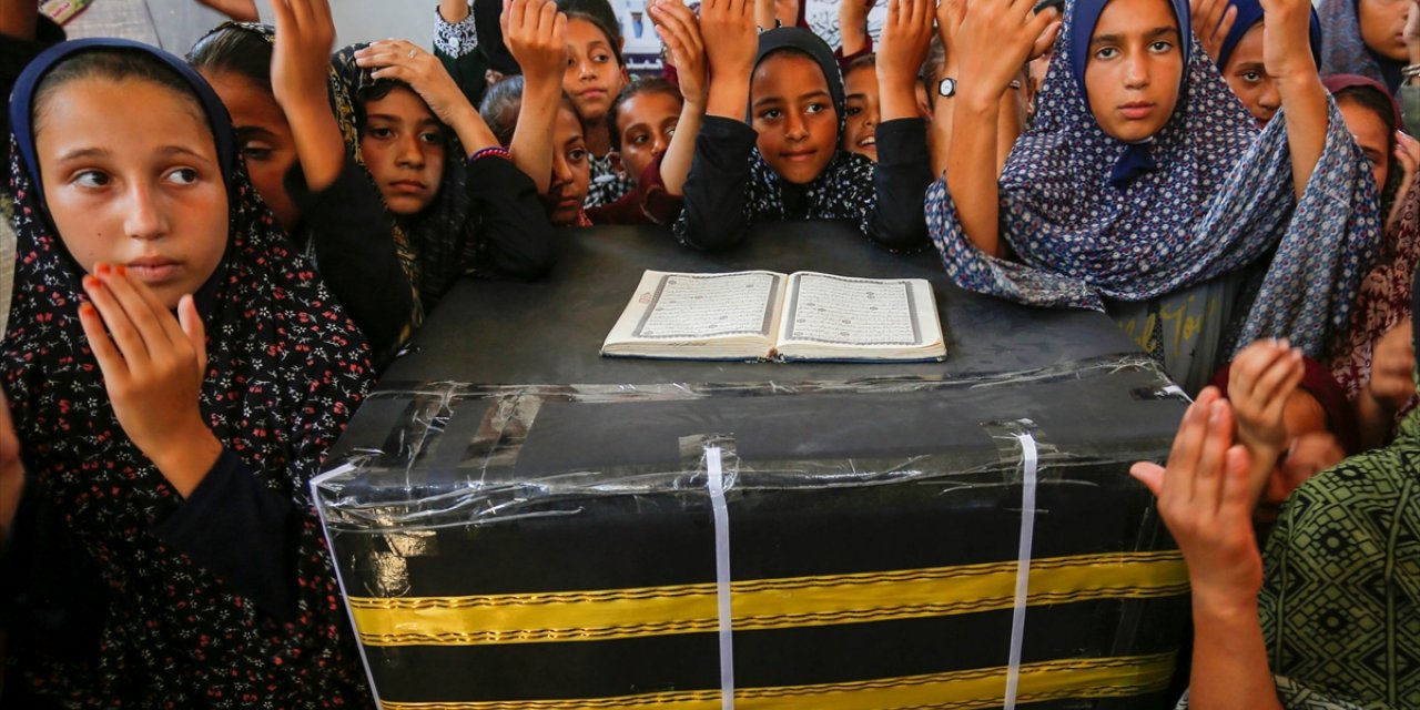 Gazze'de düzenlenen etkinlikle çocuklara hac ve umre eğitimi verildi