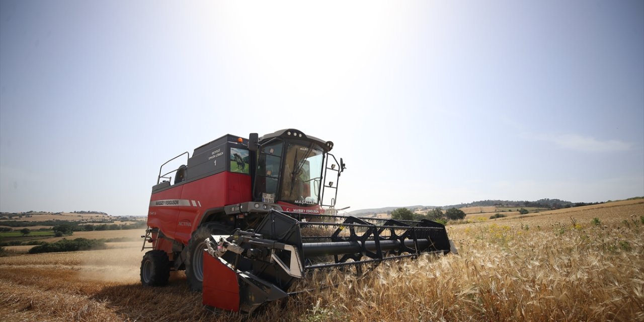 Çanakkale'de yangın riski ve dane kaybına karşı tarım makineleri sıkı takibe alındı