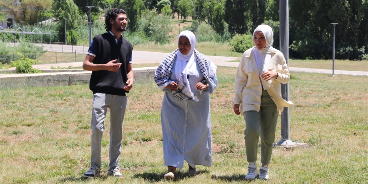 Diyarbakır'da okuyan Filistinli öğrenciler "Babalar Günü"nü buruk geçirecek