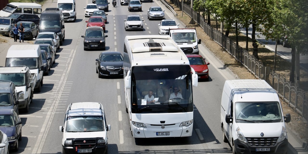 Samsun-Trabzon kara yolunda bayram yoğunluğu yaşanıyor