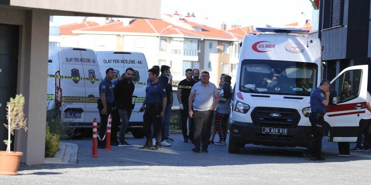 Eskişehir'de eşi ve üvey kızını tabancayla öldüren kişi intihar etti