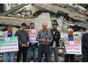 Gazze'de gazeteciler "İsrail'in AA ofisini vurmasını" protesto etti