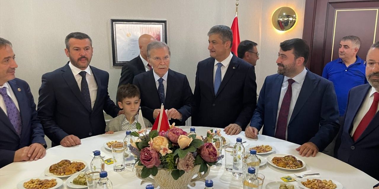 Cumhurbaşkanlığı YİK Üyesi Şahin, Karabük'te bayramlaşma programına katıldı: